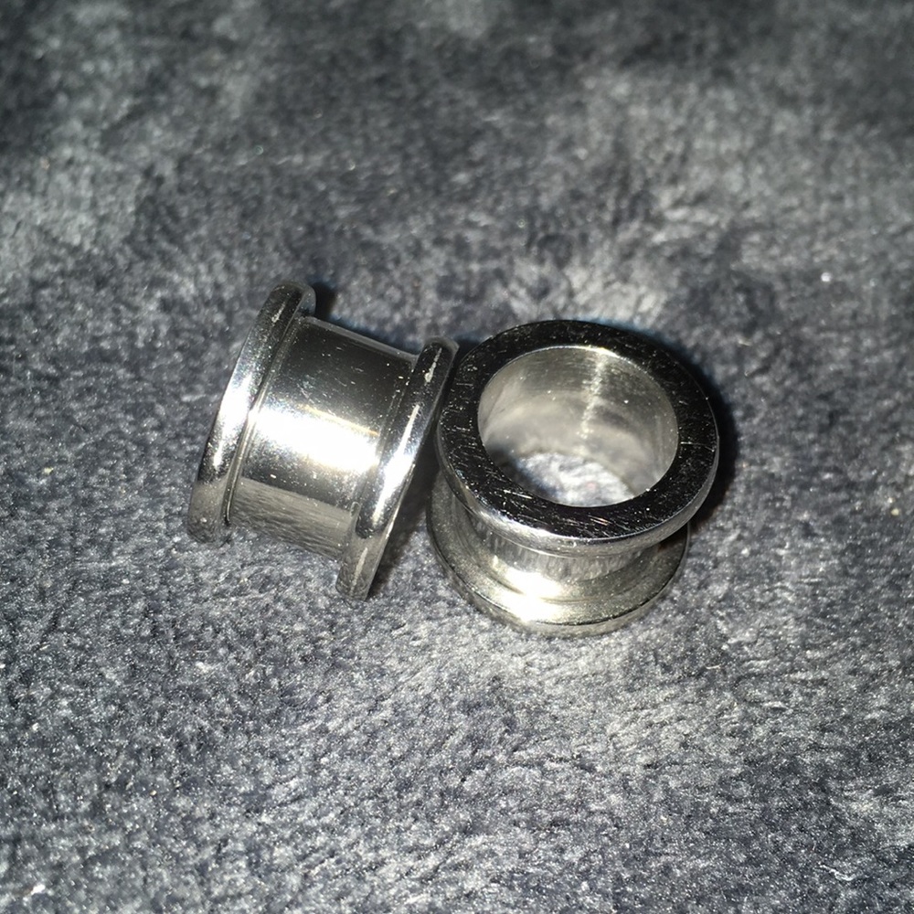 Size 00 plugs